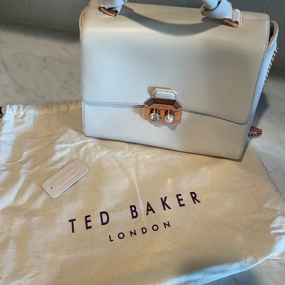Beautiful like new Ted Baker London light pink purse. - Picture 2 of 10